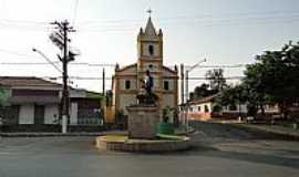 Capela do Alto - Capela do Alto-SP-Monumento em frente  Igreja-Foto:Marcos Paulo Oliveir