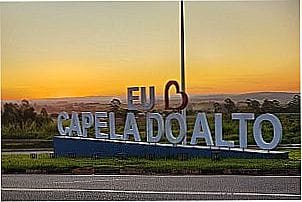 P�rtico de entrada de Capela do Alto - SP