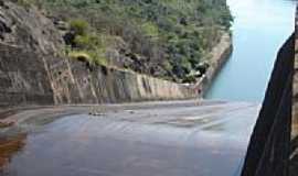 Chavantes - Vertedouro da Barragem em Chavantes-SP-Foto:Marcelo Delfino