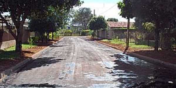 Conceio do Monte Alegre-SP-Asfaltamento em Rua do Distrito-Foto:www.paraguacity.com 