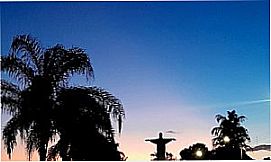 Cruz�lia - Cristo Redentor em Cruz�lia - SP
