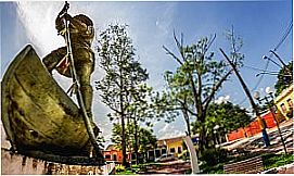 Cubat�o - Pra�a na cidade  de Cubat�o - SP