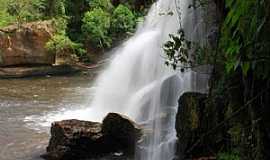 Cunha - Cachoeira do Desterro, Cunha, SP.
Foto: Tadeu Sales