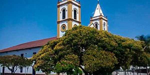 Praa da Matriz e Igreja de Nossa Senhora da Conceio 