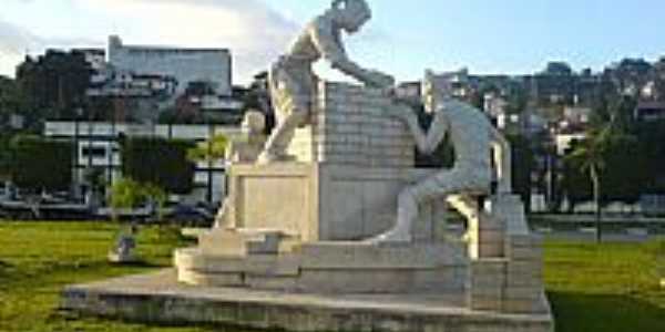 Monumento-Foto:Diademense