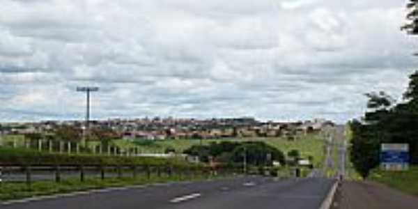 Franca-SP-Rodovia Eng.Ronan Rocha na entrada da cidade-Foto:Alexandre Bonacini