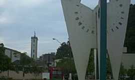 Franco da Rocha - Monumento na praa em frente  Prefeitura de Franco da Rocha-Foto:Humberto Mller