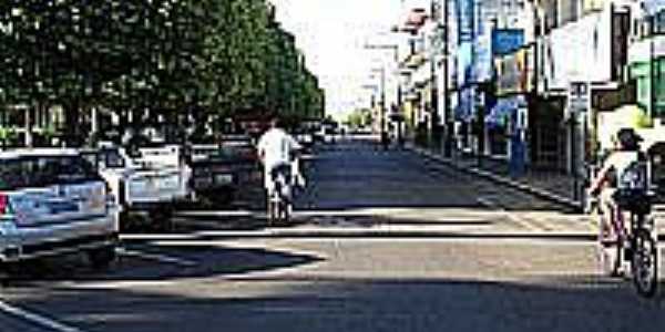 Rua da Praa N.Sra.conceio em Guararapes-Foto:Marcelo Szk