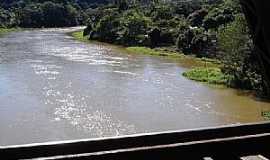 Guararema - Guararema-SP-Rio Paraba do Sul visto da ponte-Foto:Adriano Martins