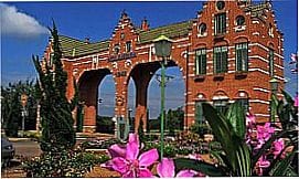 Holambra - P�rtico de entrada  da cidade  de Holambra - SP