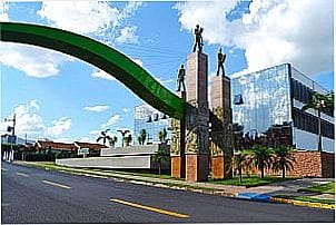 P�rtico da cidade  de Ibat� - SP