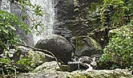Ilhabela - Cachoeira dos Trs Tombos, por Rogrio Eirado