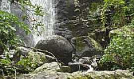 Ilhabela - Cachoeira dos Trs Tombos, por Rogrio Eirado