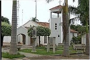 Igreja de Indai� do Iguape�, distrito de Fl�rida Paulista - SP