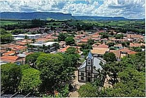 Vista central com Igreja Matriz em Ipi�na - SP