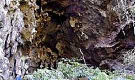 Iporanga - Entrada de uma das Cavernas de Petar
