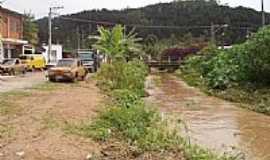 Itapevi - Rio Barueri Mirim,o rio das pedras chatas, em Itapevi-SP-Foto:Gustavo Vergilio