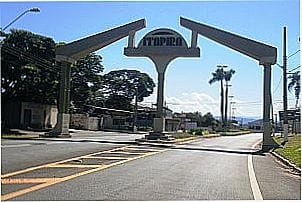 P�rtico de entrada da cidade de Itapira - SP