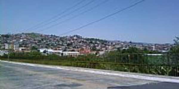 Itapira-SP-Viaduto Tiradentes e ao fundo Vila Ilzi-Foto:J Oliveira