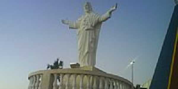 Cristo em frente do Santurio-Foto:furmigao 