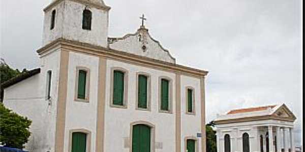 Piraj-BA-Igreja de So Bartolomeu e ao lado o Panteo de Labatut-Foto:www.igrejas-bahia.com 