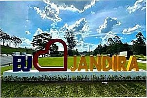 P�rtico de entrada da cidade de Jandira - SP