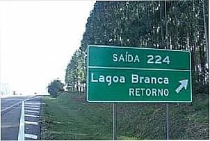 Saida de Lagoa Branca, distrito de Casa Branca - SP