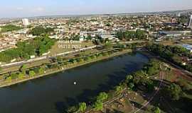 Leme - Leme-SP-Vista do Lago Municipal e da cidade-Foto:Jonas Drone