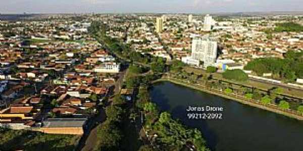 Leme-SP-Vista do Lago Municipal e da cidade-Foto:Jonas Drone