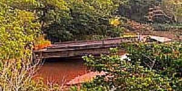 Antiga Ponte no Rio das Antas-Foto:Luciano Rizzieri