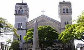 Mogi das Cruzes - Catedral de SantAna em Mogi das Cruzes-SP-Foto:Vicente A. Queiroz