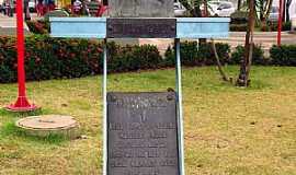 Nova Granada - Nova Granada-SP-Busto de Duque de Caxias em homenagem aos Expedicionrios na Praa Manoel Alves dos Santos-Foto:Ricardo Mercadante