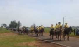 Nova Luzitnia - TRADICIONAL CAVALGADA REALIZADA NO MUNICIPIO POR COM VARIOS TROPEIROS DA REGIAO, Por LEANDRO AMARO 