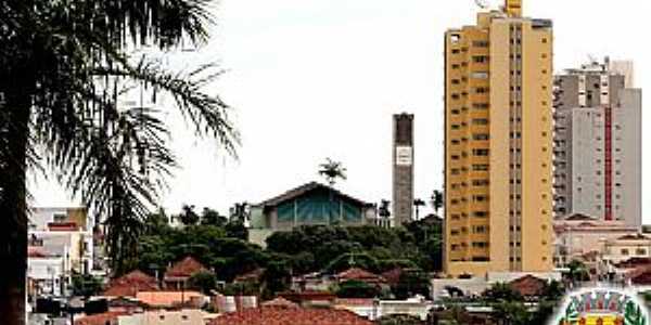 Olmpia-SP-Igreja de So Joo Batista no centro-Foto:www.olimpia.sp.