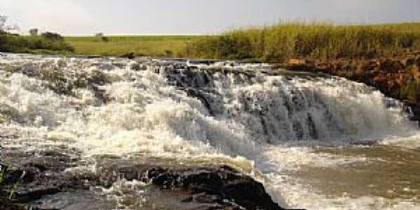 Salto do Capivara - Paraguacu Paulista - por wilspavier 