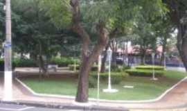 Paulnia - Praa na Av. Castelo Branco, Por Anauila Feij  Amarante