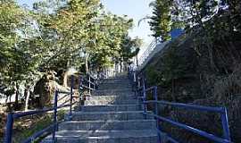 Pedra Bela - Pedra Bela-SP-Escadaria para o Cristo e Tirolesa-Foto:Ernandes C Santos