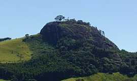 Pedra Bela - Pedra Bela-SP-Morro da Mega Tirolesa-Foto:Ernandes C Santos