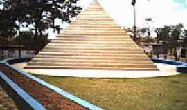 Pedregulho - Piramide Praa Pedregulho
