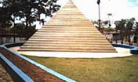 Pedregulho - Piramide Praa Pedregulho