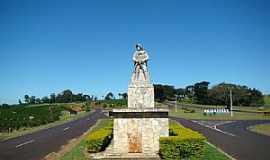 Pedregulho - Pedregulho-SP-Monumento no Trevo de acesso-Foto:Alexandre Bonacini