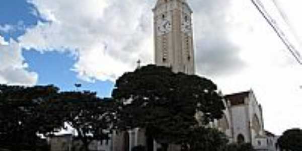 Praa e Igreja de N.Sra.Aparecida em Piraju-Foto:Wilson Alcaras