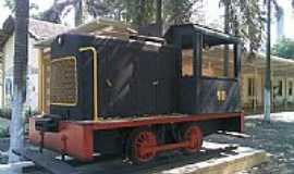 Rafard - Pequena locomotiva na Estao Rafard  po zardeto