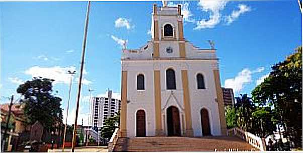 Rio das Pedras-SP-Igreja Matriz da Parquia do Senhor Bom Jesus-Foto:Jos Wilson Francischinelli