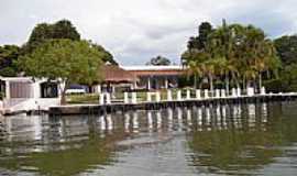 Salto Grande - Casa de Veraneio na Represa de Salto Grande-SP-Foto:J.Roberto B. Lamoso 