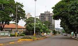 Santa Cruz do Rio Pardo - Santa Cruz do Rio Pardo-SP-Avenida Tiradentes-Foto:Emerson Gonalves