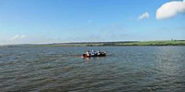 Pescadores na Represa em Santa Maria da Serra-SP-Foto:Reinaldo Lavorenti