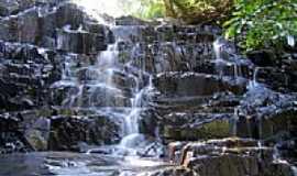 Santa Rita do Passa Quatro - Cachoeira em Santa Rita do Passa Quatro-SP-Foto:Emerson R. Zamprogno