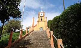 Santo Antnio do Pinhal - Santo Antnio do Pinhal-SP-Escadaria da Matriz de So Jos-Foto:denise braga