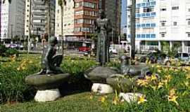 Santos - Monumento a Jos de 
Achieta na Praa do Aqurio foto Joo Savioli